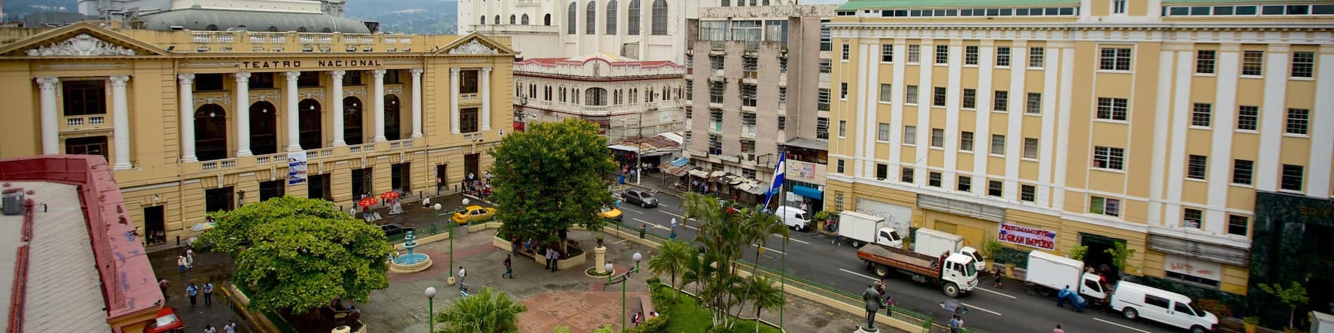 San Salvador showing city views and a square or plaza
