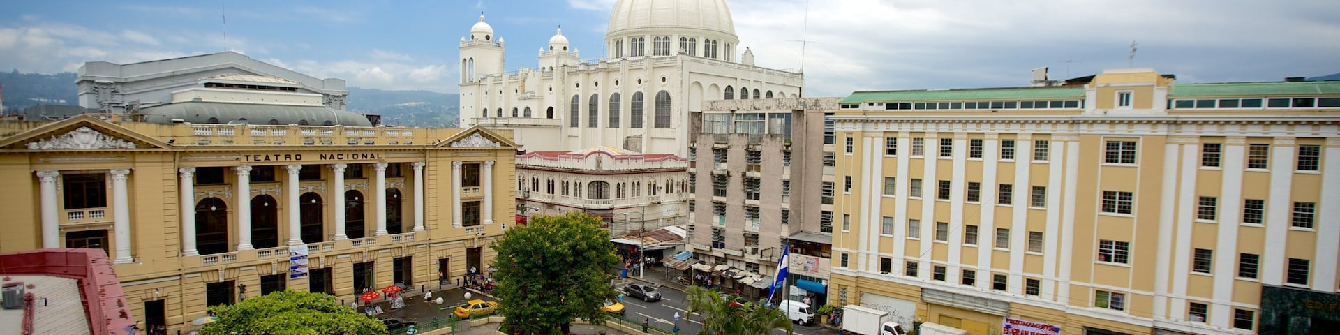 San Salvador showing city views and a square or plaza