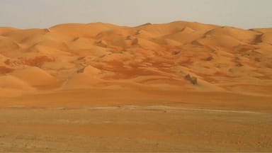 It is a long drive through the desert to what are said to be the highest sand dunes in the world, there is even a nice hotel nearby.