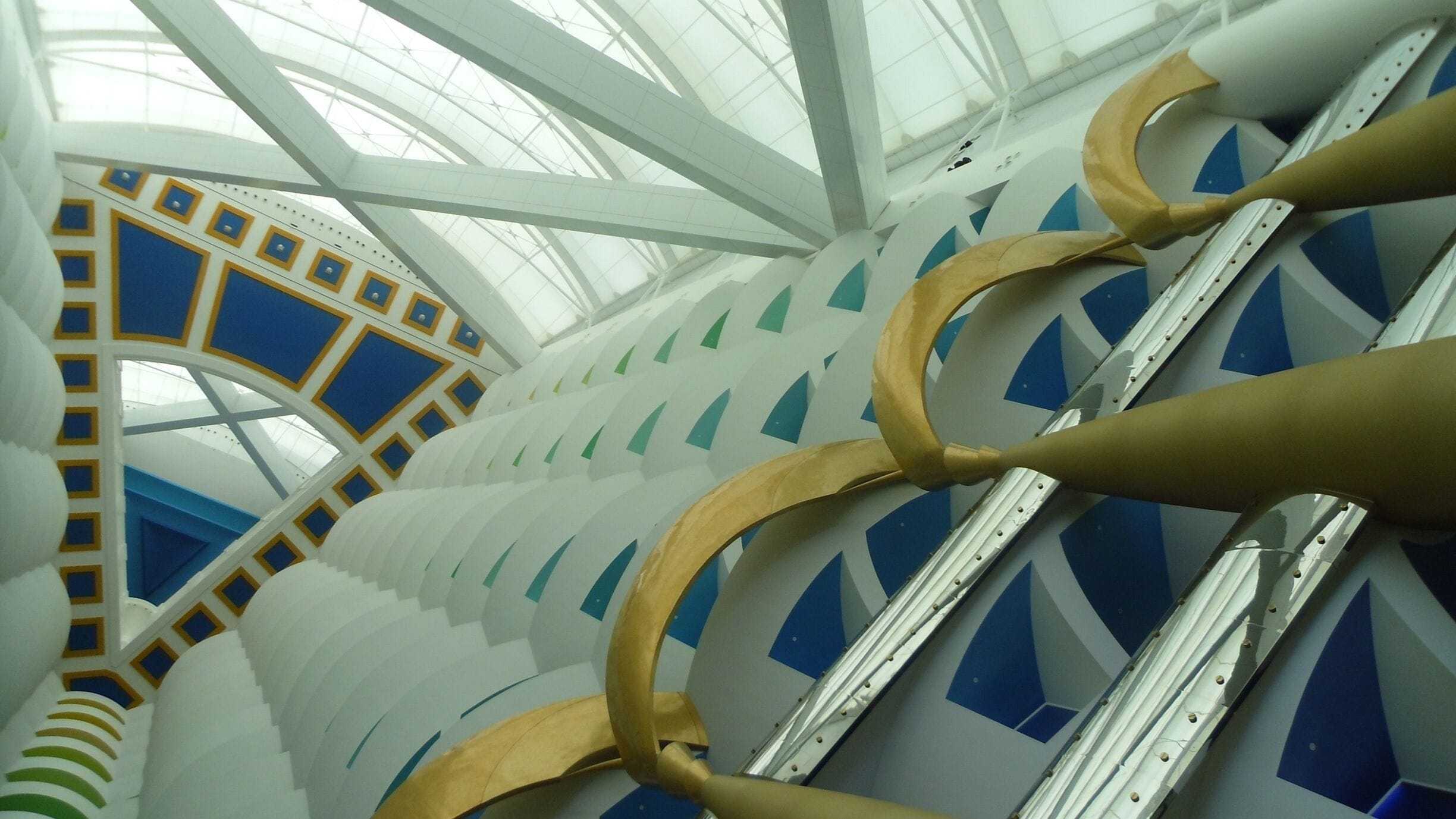 Inside the Burj al Arab! The entrance of this 7 star hotel has the highest atrium in the world! It's worth visiting it! 