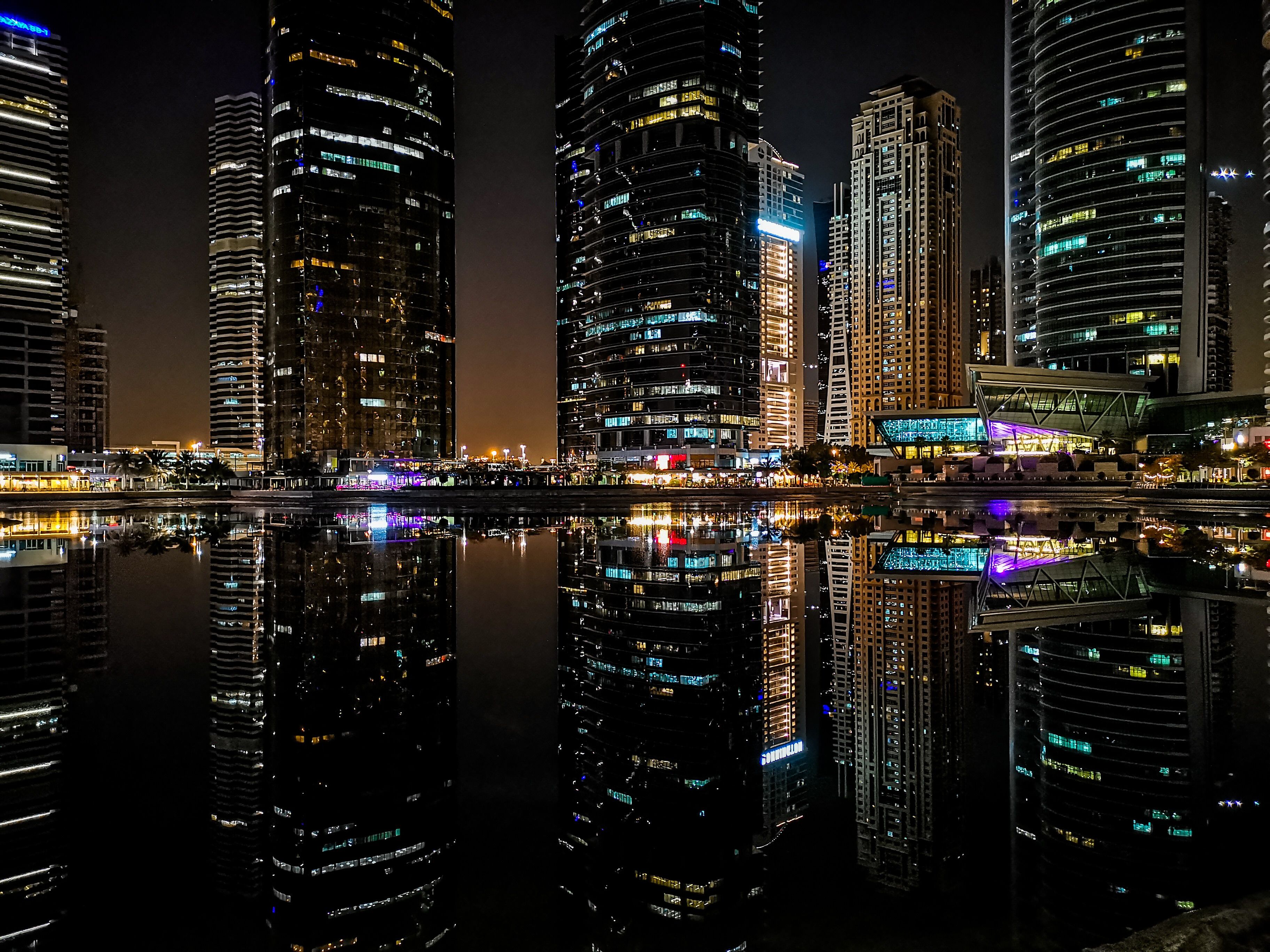 Jumeirah Lake.