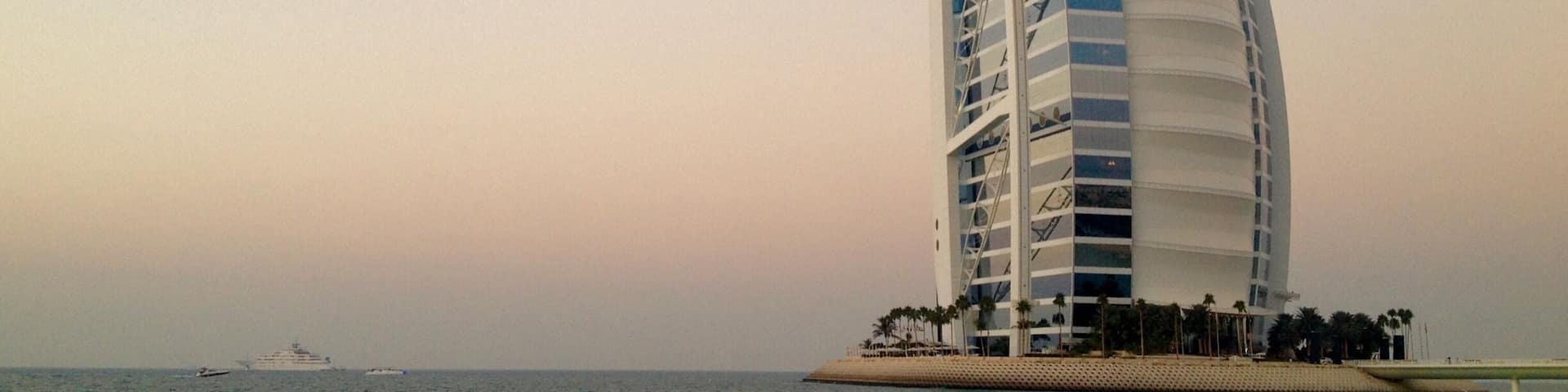 This sail-shaped 7-star hotel is a symbol of opulence and modern Dubai; this is the impressive Burj Al Arab at dusk.
#goldenhour #uae #troveon #blue #bestof5
