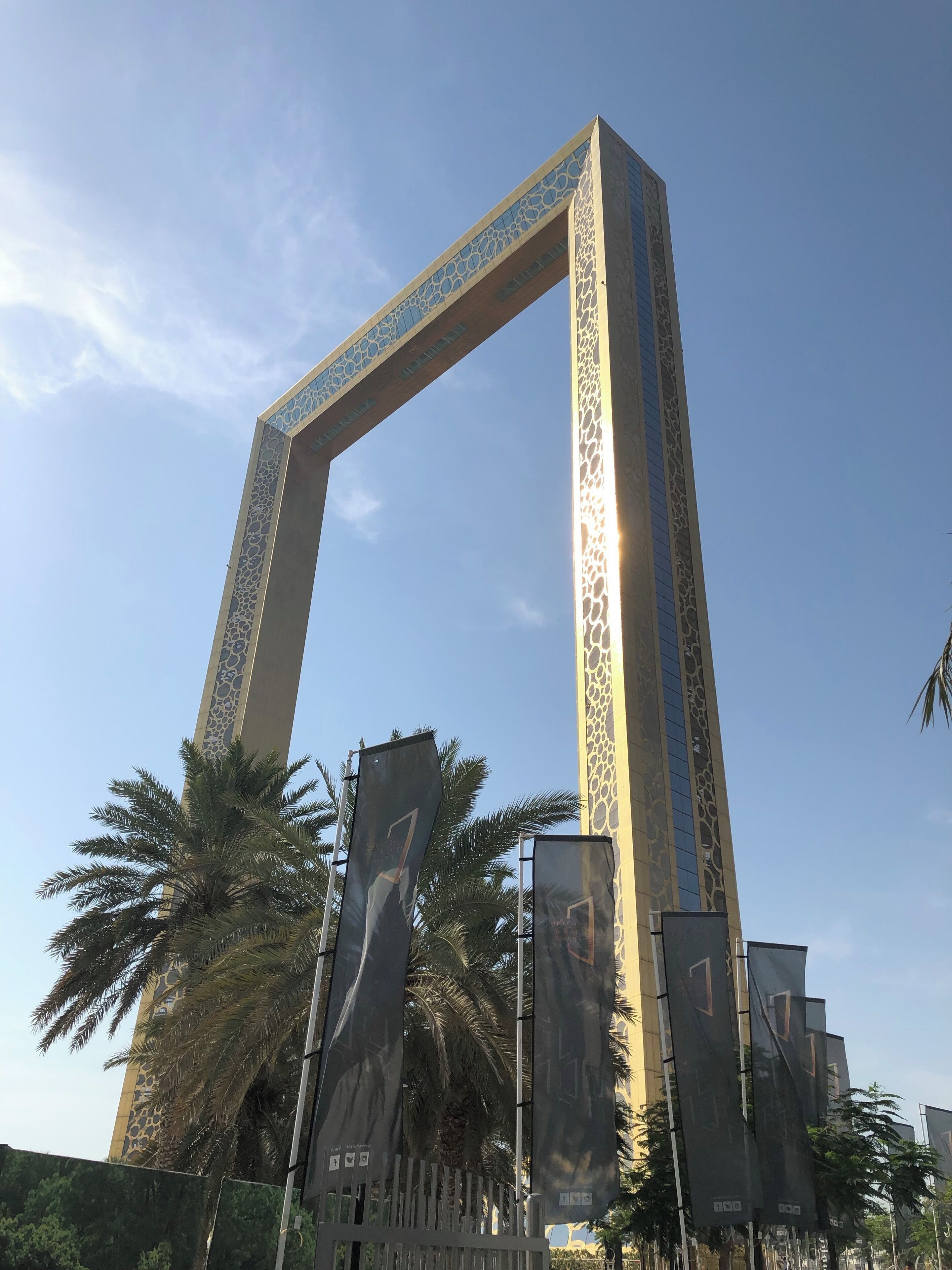 Dubai is fantastic city, with many interesting places to visit like this, where it shows all the past of Dubai and what will be the future from here to 50 years ... visit the Dubai Frame is amazing.... some surprises when you arrive at the top 😉 #ReDiscover