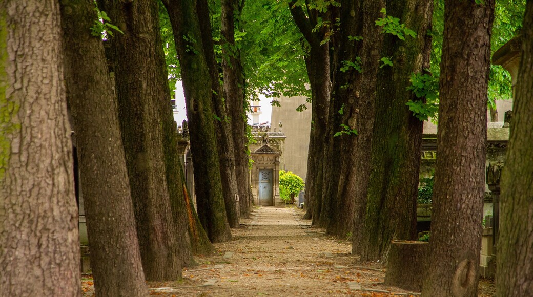 Père Lachaise which includes a cemetery