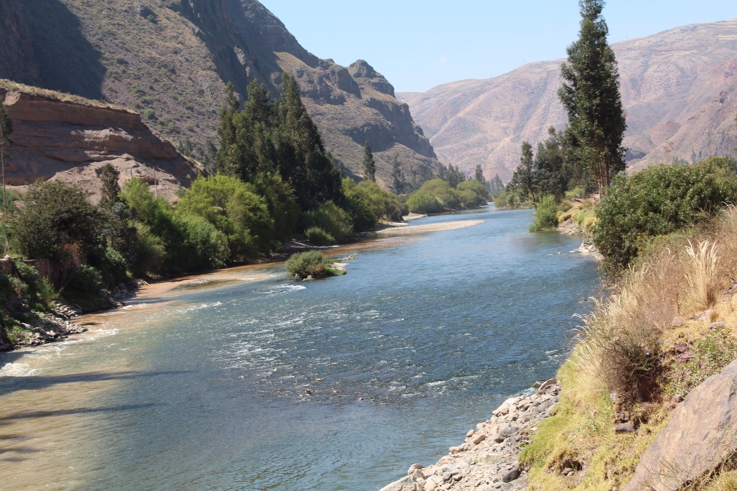 This #colorful  river is 650 Km (404 ml) 
Runs through Sacred 
Valley Cusco-Peru 