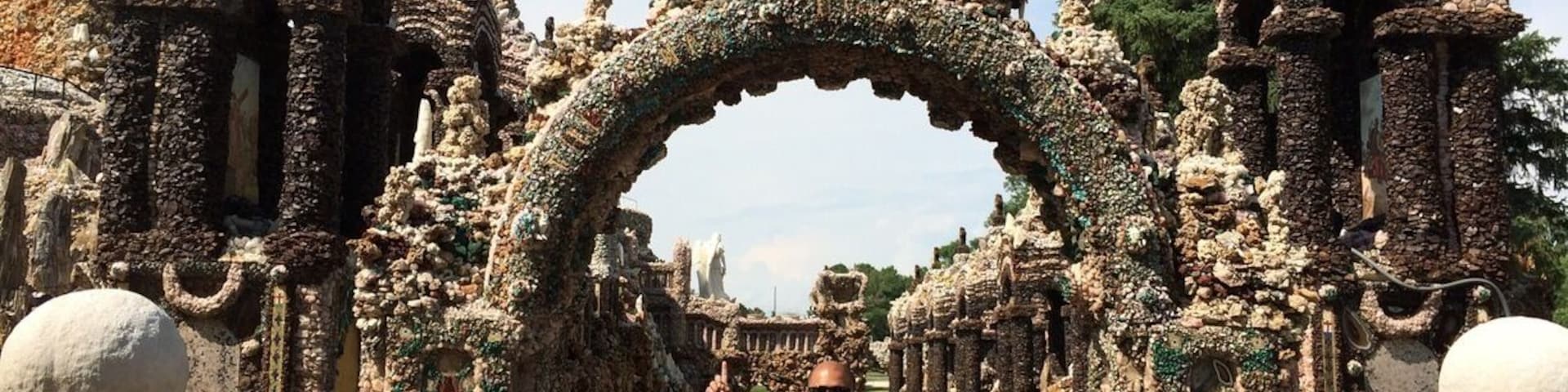 The Gaudi like concept reminds me of Barcelona! A neat find in the middle of nowhere in Iowa!