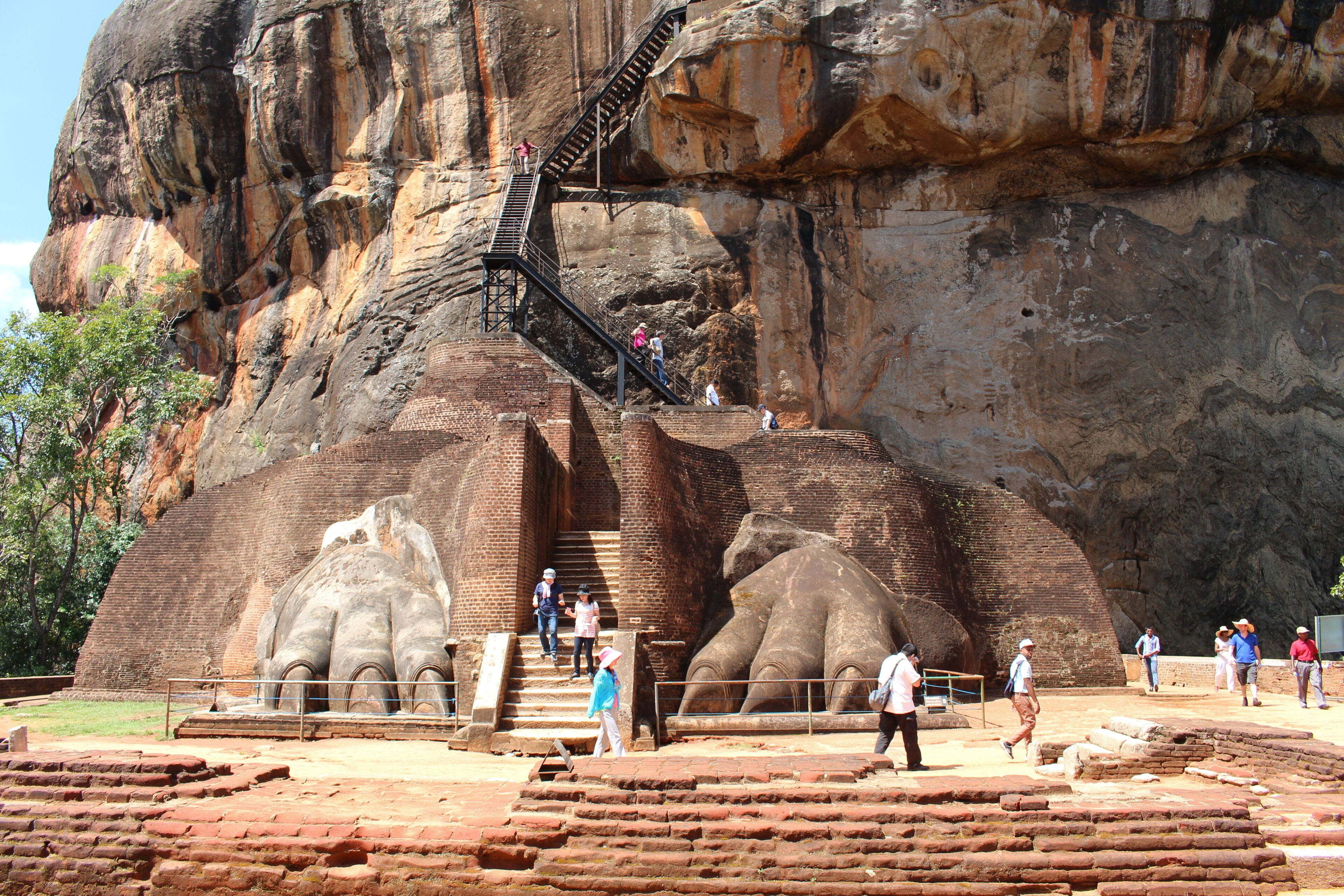 Foot at Lion Square.