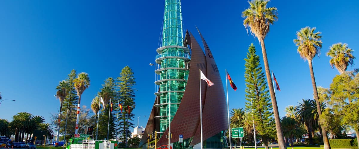 Swan Bells Klokketårn og byder på skyline, moderne arkitektur og en by