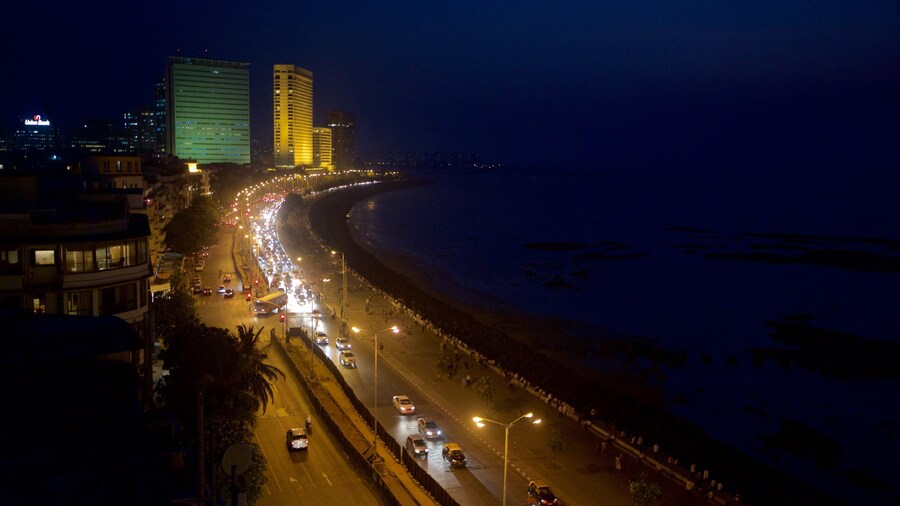 Marine Drive qui includes scĂšnes de nuit