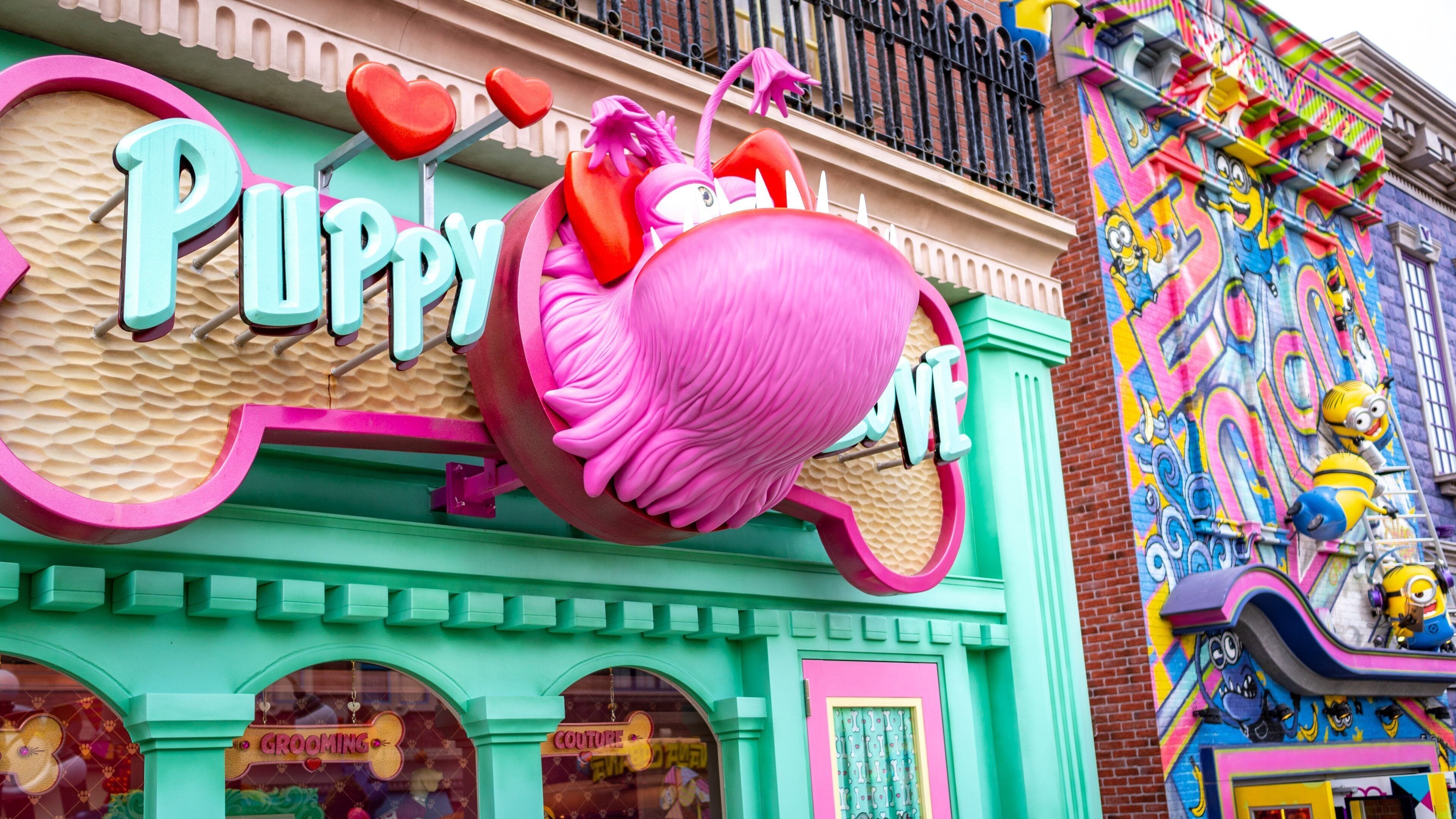 Universal Studios Japan™ which includes signage