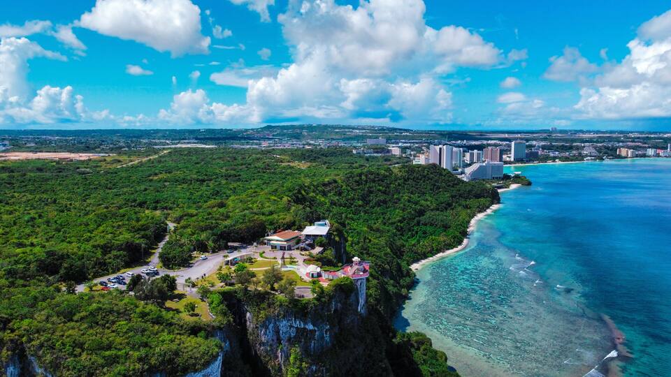 Puntan Dos Amantes (Two Lover's Point)