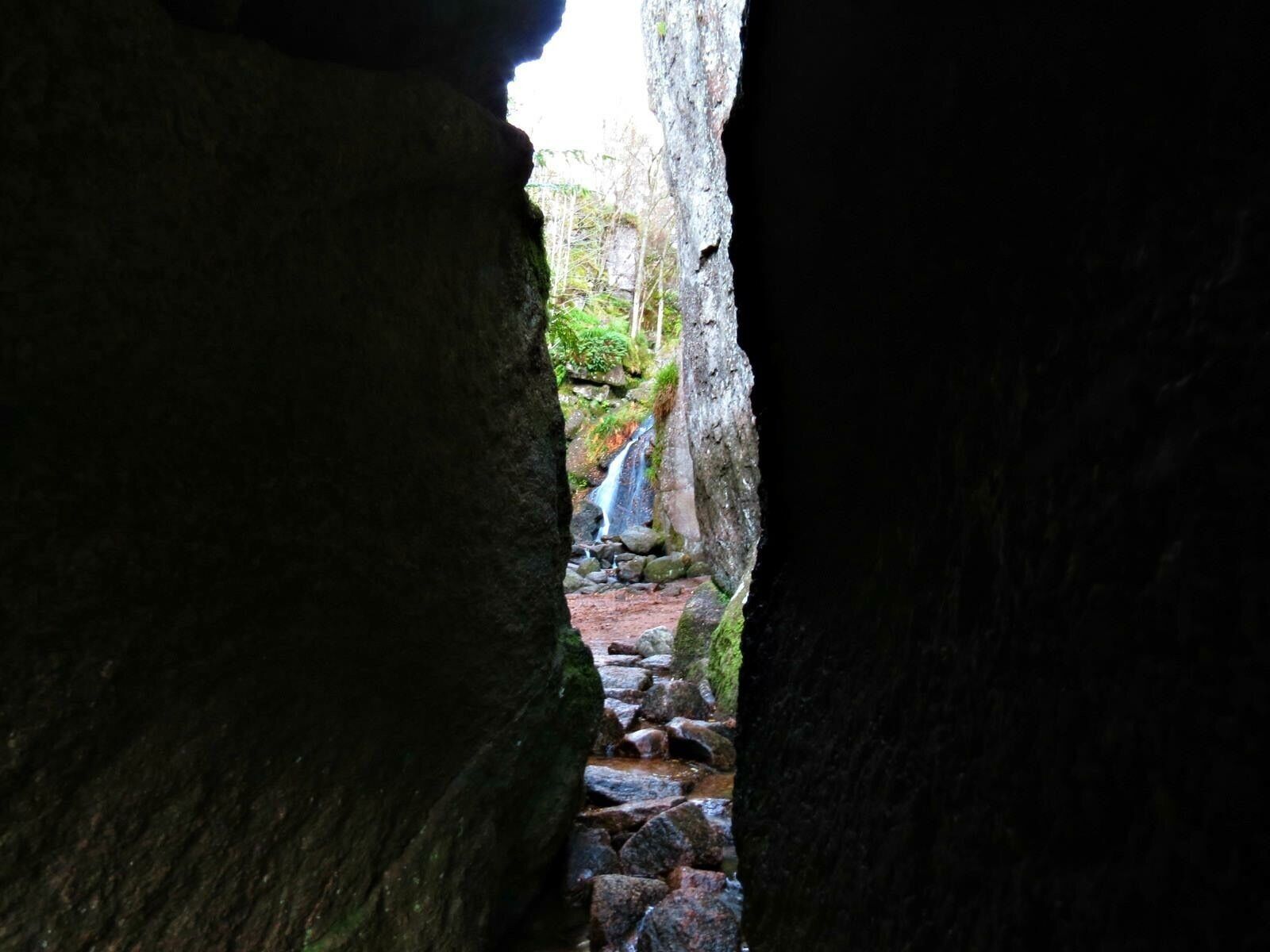 📍Burn O'Vat, Dinnet

The doorway to "The Vat"