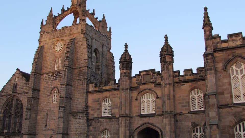 The King's College building, part of Aberdeen University founded in 1495. The university is in the Old Aberdeen area which is like a tiny old town hidden in the city.
As well as the beautiful University Buildings Old Aberdeen has cute little bungalows and independent bookshops which are hard to find in the city centre.