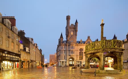Mercat Cross