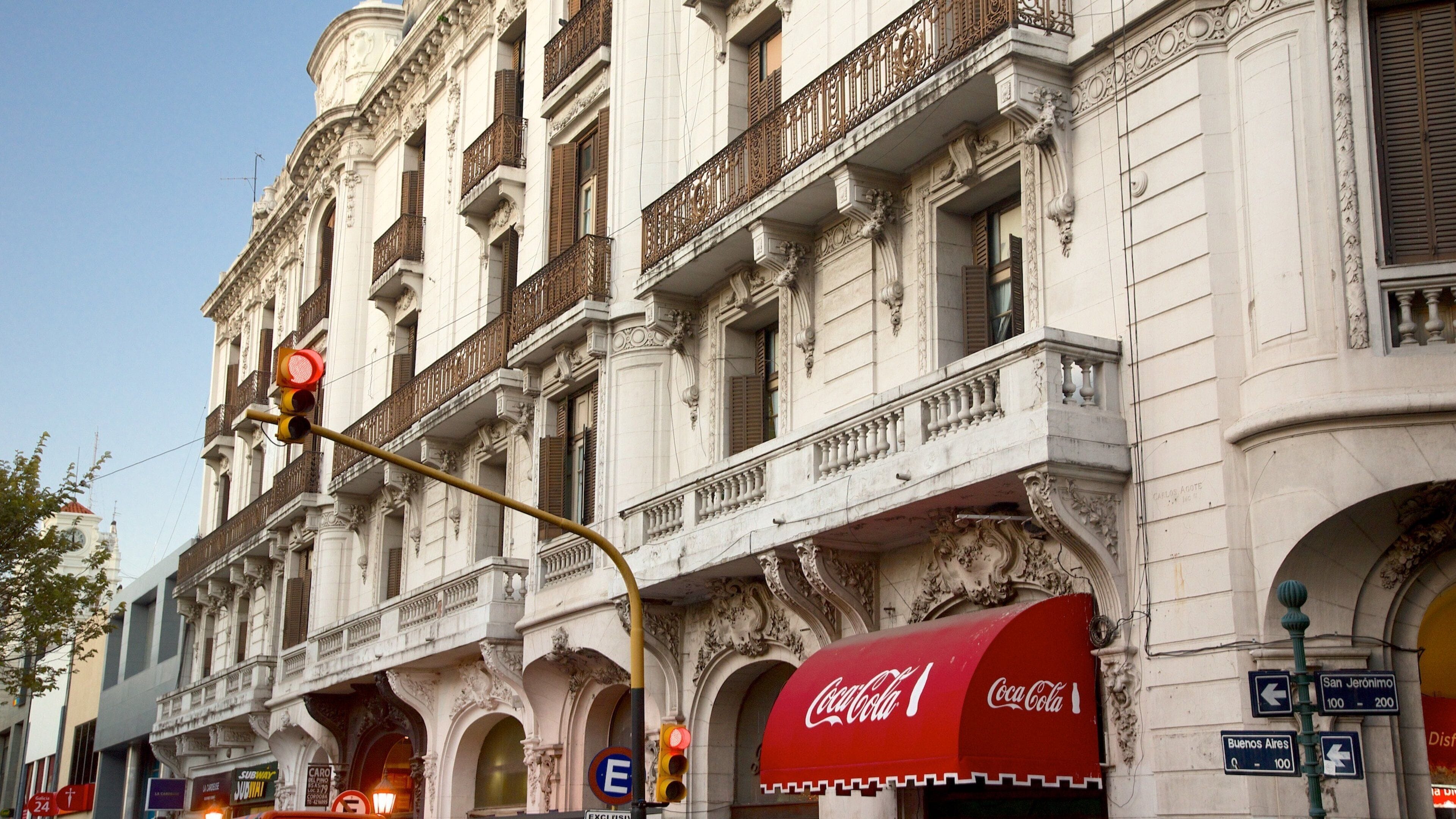 Cordoba which includes street scenes and heritage architecture