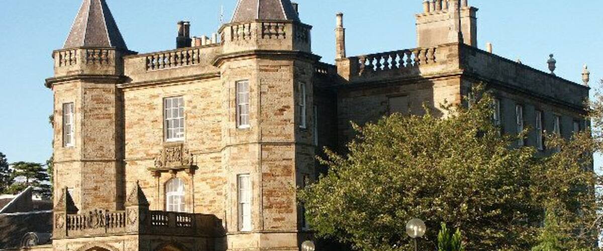 Dalmahoy. Dalmahoy Golf and Country Club. ...... "Scuze me! I'd like a beer and a sandwich?" "Certainly, Sir." "Would you like fries with that?" "Oh yes please, how much will that be?" "That'll be about a grand." Kerrrrchingggg!