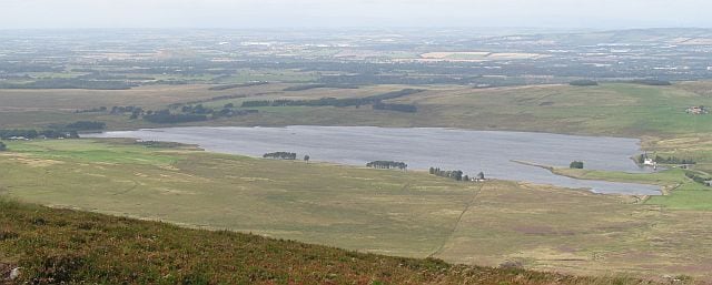 Harperrig Reservoir Three weeks earlier the reservoir was almost empty, having been drawn down for repair work. During August 2008 it refilled and is now full again. Water shortages are not a worry this year. View from East Cairn Hill.