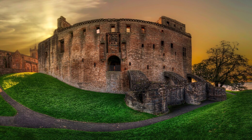 Linlithgow Palace is located in the Scottish town of Linlithgow, in the county of West Lothian, 24 kilometers northwest of Edinburgh.