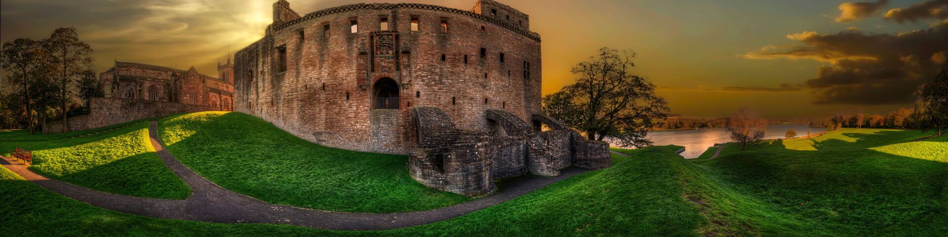 Linlithgow Palace is located in the Scottish town of Linlithgow, in the county of West Lothian, 24 kilometers northwest of Edinburgh.