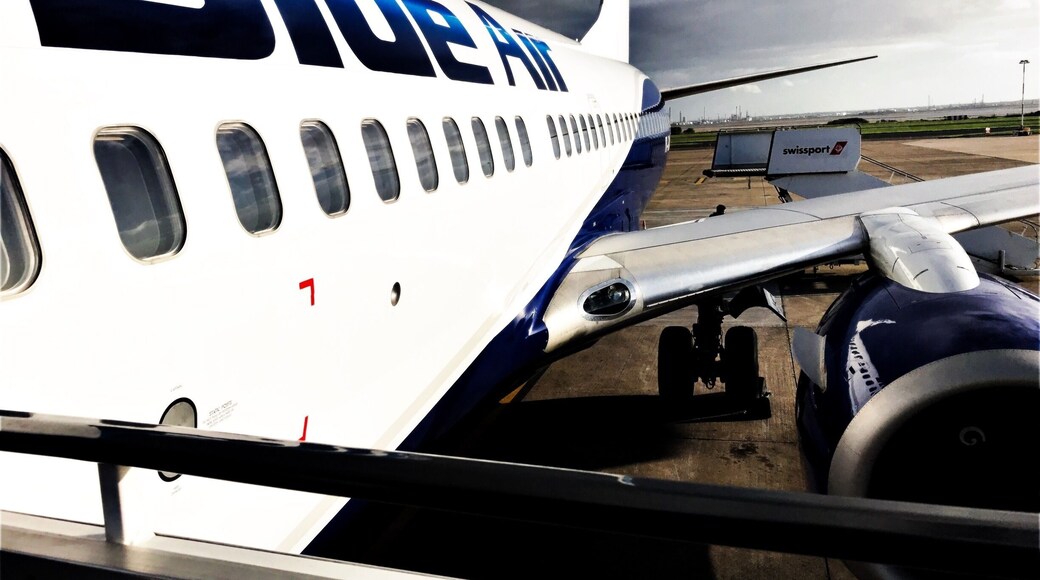 ‘Imagine’
John Lennon Airport
@iphoneablephoto