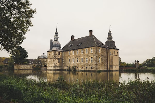 Beautiful palace with nice gardens around.