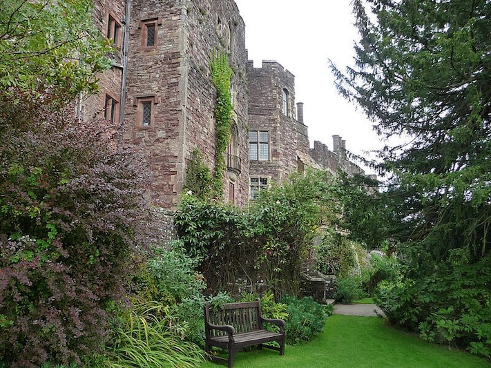 Berkeley Castle, garden
