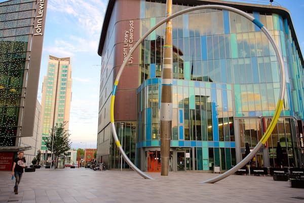 Cardiff featuring modern architecture, a square or plaza and a city