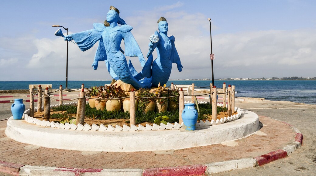 Skulptur der drei Meerjungfrauen in Hammamet