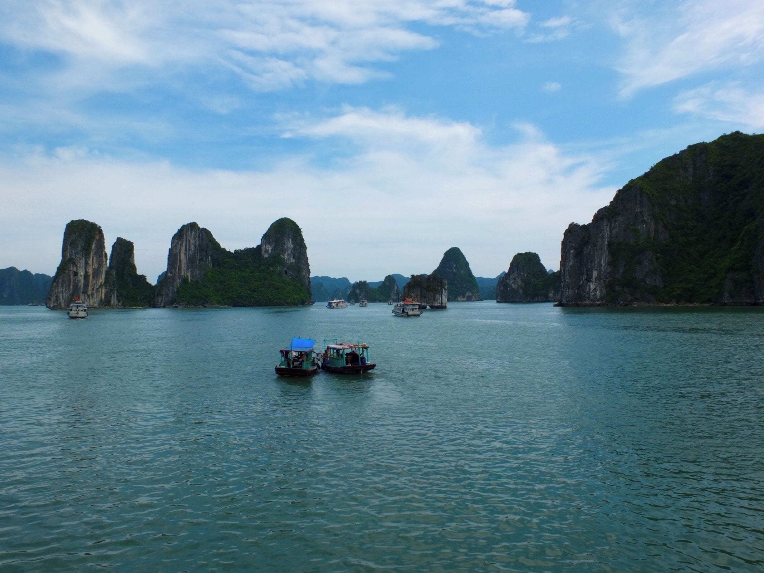 Cruising Halong Bay