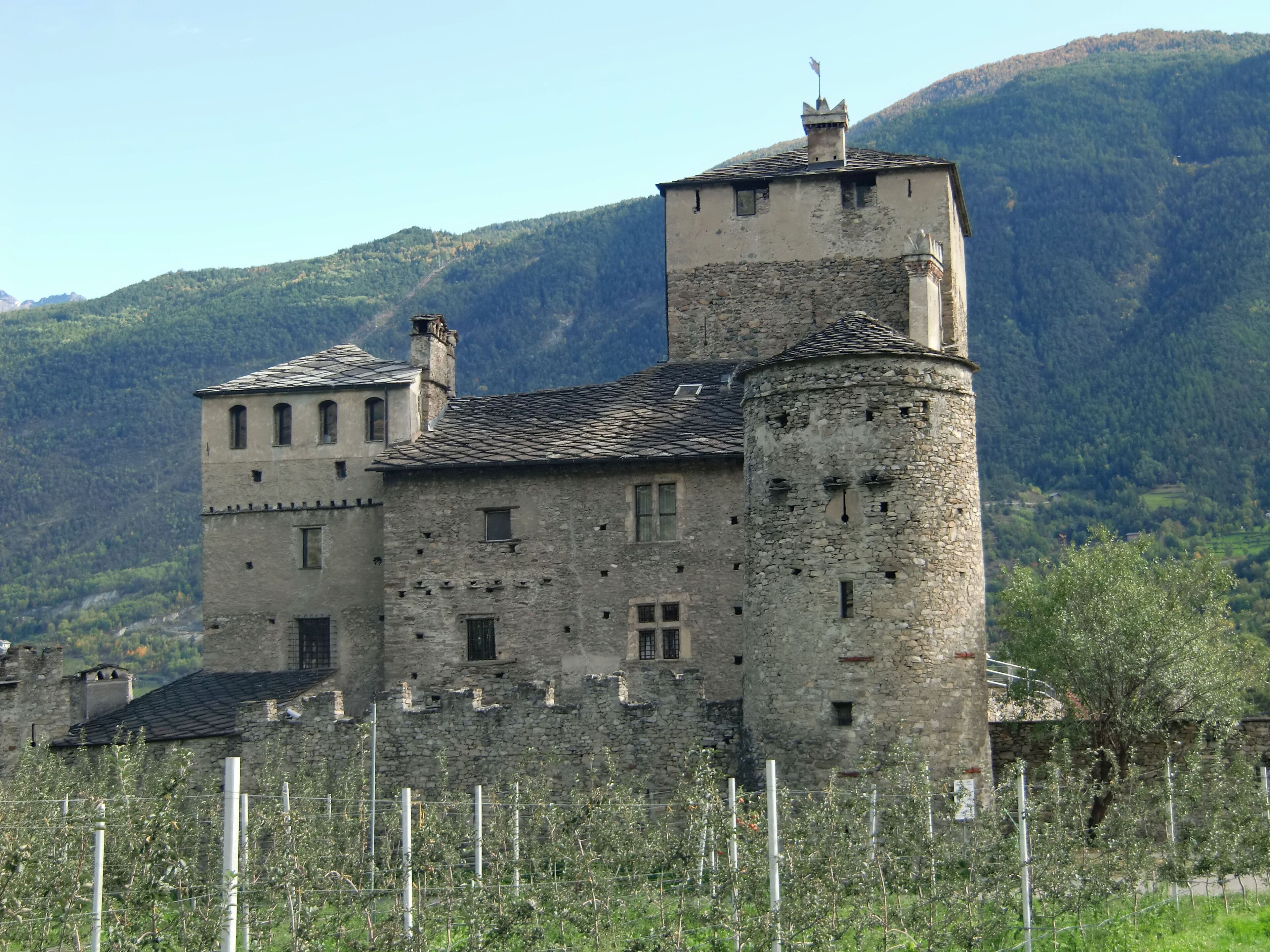 Saint-Pierre, Aosta Valley, Sarriod de la Tour Castle