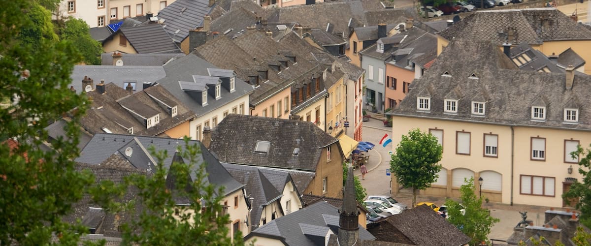 Vianden mettant en vedette petite ville ou village
