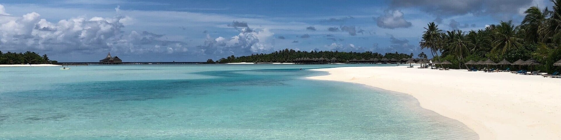 Absolute parade on the Dhigu island in Maldives. This is the most beautiful beach I've seen in my life even after visiting 65 countries.
#lifeatexpedia #beaches #Maldives