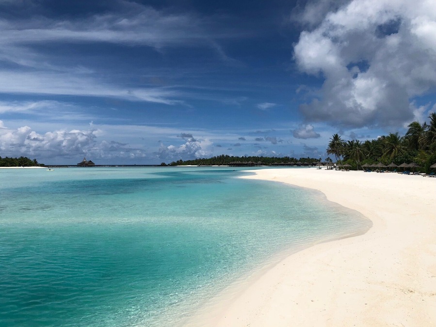 Absolute parade on the Dhigu island in Maldives. This is the most beautiful beach I've seen in my life even after visiting 65 countries.
#lifeatexpedia #beaches #Maldives
