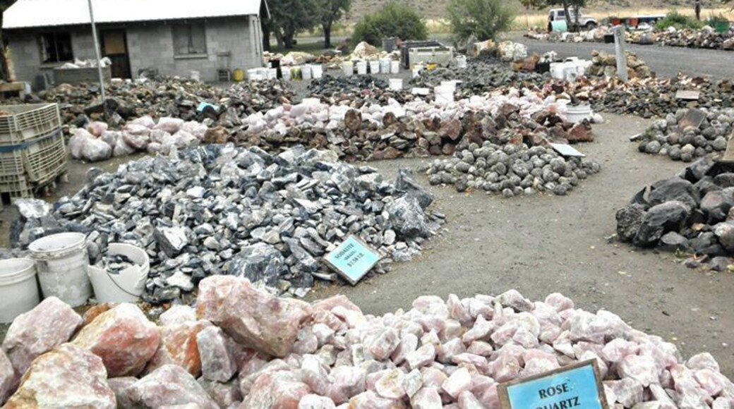 Neat place for geology nerds to go rockhounding. Check out the neat museum/shop during opening hours!