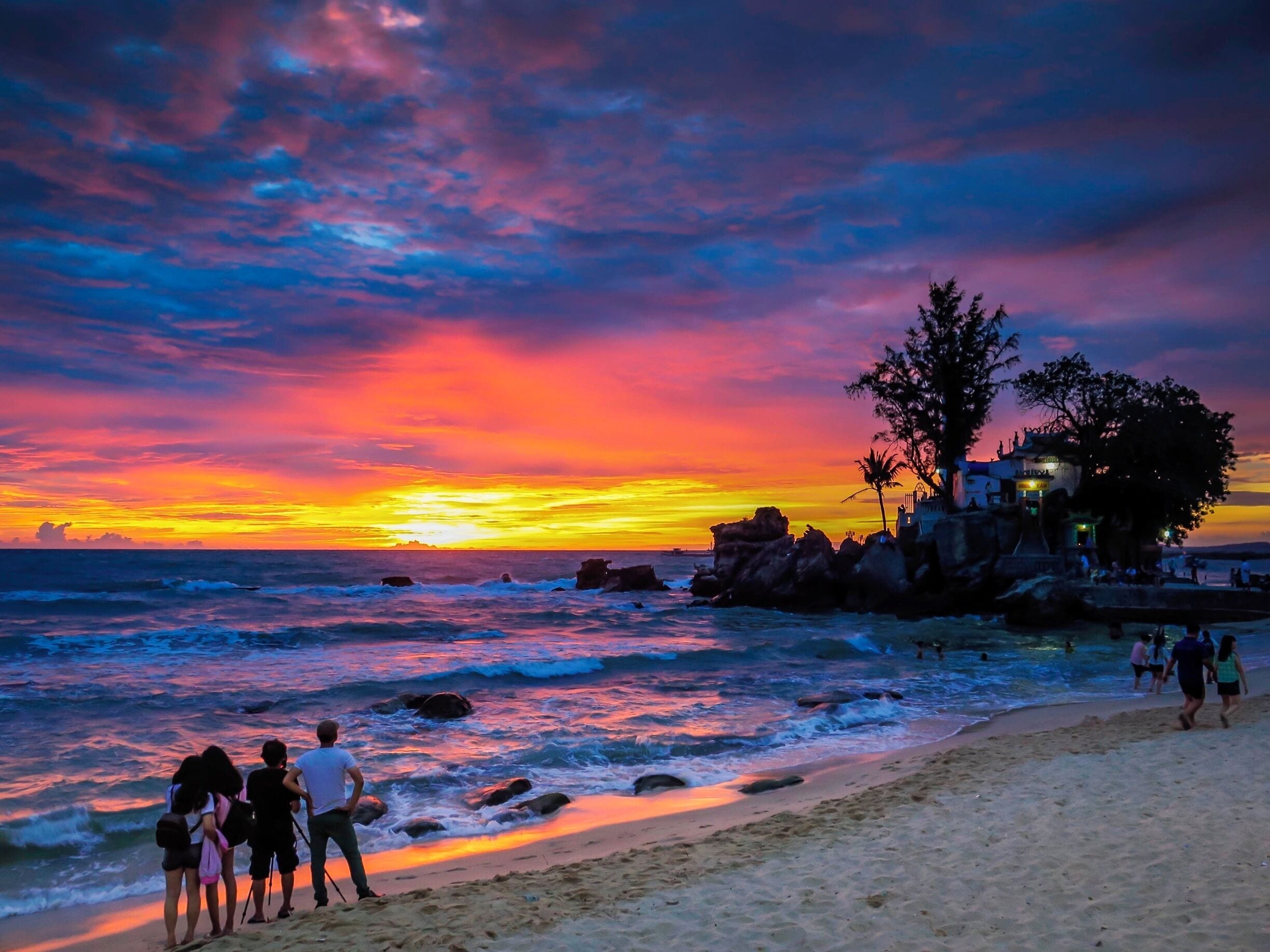 Photographing people, photographing the sunset. With the change of seasons the ocean service conditions makes it difficult for our dive boats to go out, but the sunsets can be amazing.