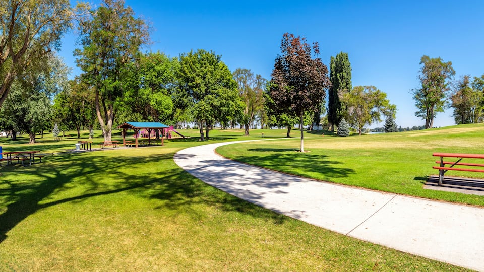 A summer day at the 24 acre lakeside Blue Heron Park in the city of Moses Lake, Washington, in Central Washington, USA.