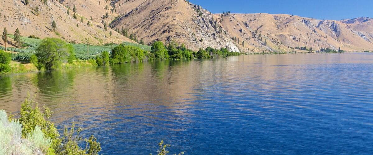 Wenatchee - Lake Chelan featuring mountains and a lake or waterhole