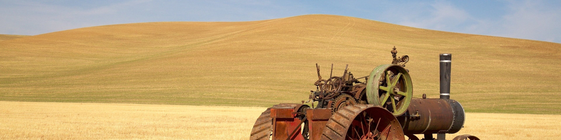 Pullman que incluye tierra de cultivo, situaciones tranquilas y arte al aire libre