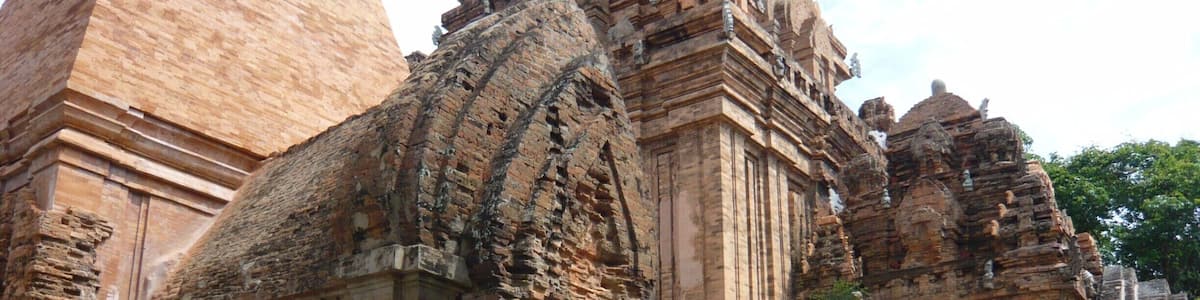 #StunningStructures These ruins in Nha Trang, Vietnam, date back to the 8th century, has Buddhist and Hindu associations, and is still used for prayers today.
#lifeatexpedia