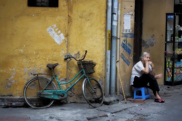 Just an everyday sight on every street in the Old Quarter Hanoi, Vietnam. A beguiling tapestry of character,characters and colour.
#OnTheRoad