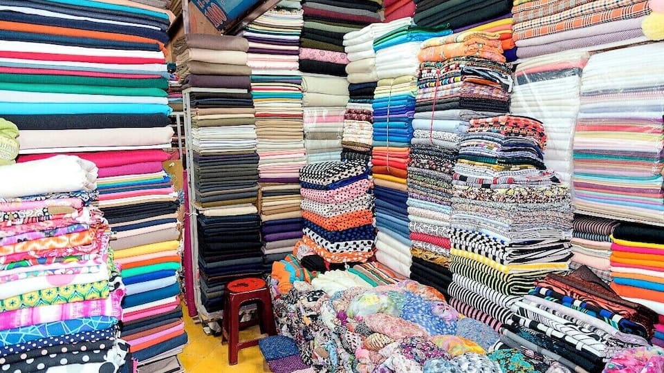 A lot of people go to Hoi An to have clothes done. I say: It is a lot more fun and way cheaper to do it in Hanoi!
For 4 dollar a meter(normal fabric) and 12 dollar for the costs of having a dress made in Hanoi. You can easily have the perfect dress for less than 20 dollar!! Tailor made!
As a bonus you can pick out your own fabric at the fabric market!! Yay!
#weekendgetaway