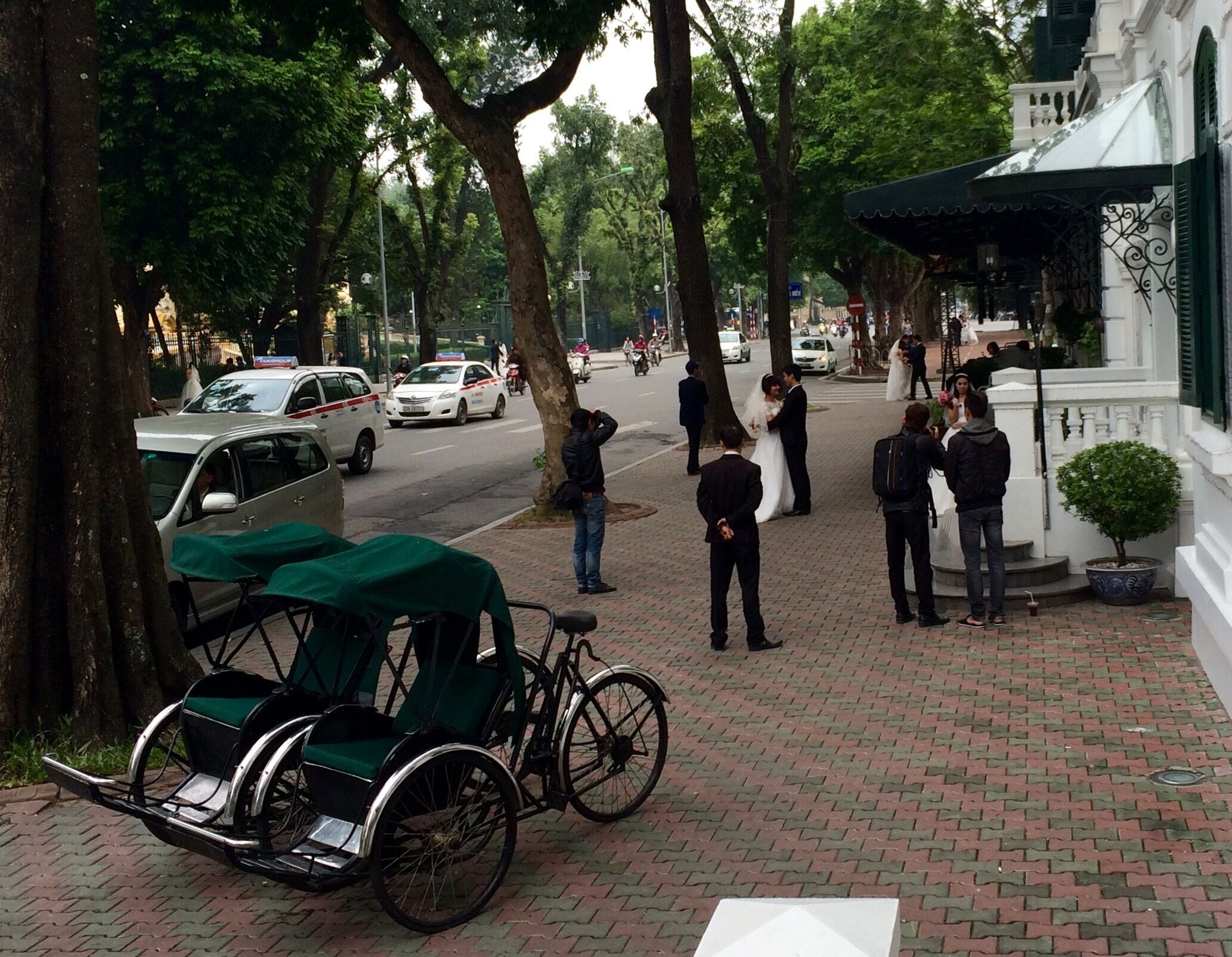 At anytime one can see several couples taking wedding photos next to the hotel. 