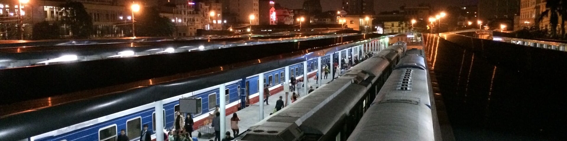 The busy and ever moving central train station of Hanoi!