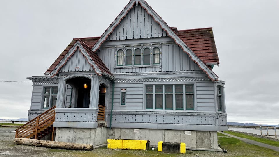 The historic Weyerhaeuser Office Building (1923). It has moved a few times (around Everett) and arrived here in 2016.