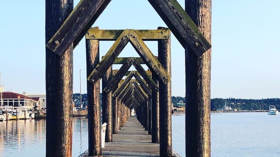 Beautiful to watch the sunset by the water.