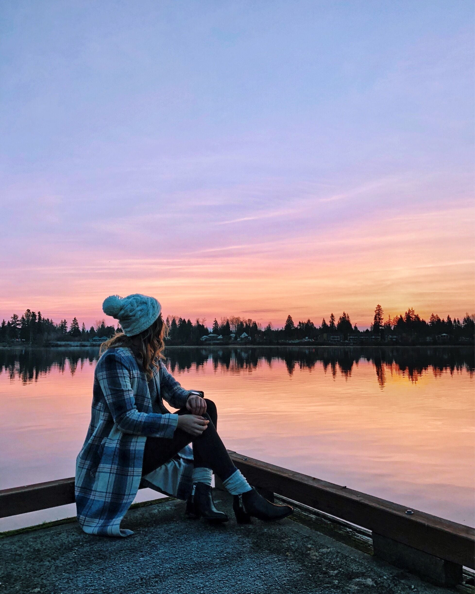 Every time I’m my way to North Cascades on Sunday mornings, I stop by Silver Lake to catch the sunrise. I’ve learned to time it so that I make it there for sunrise and it honestly never disappoints. It’s a beautiful park with plenty of activities especially when it’s warmer out. I highly recommend stopping by when you’re in the area! 