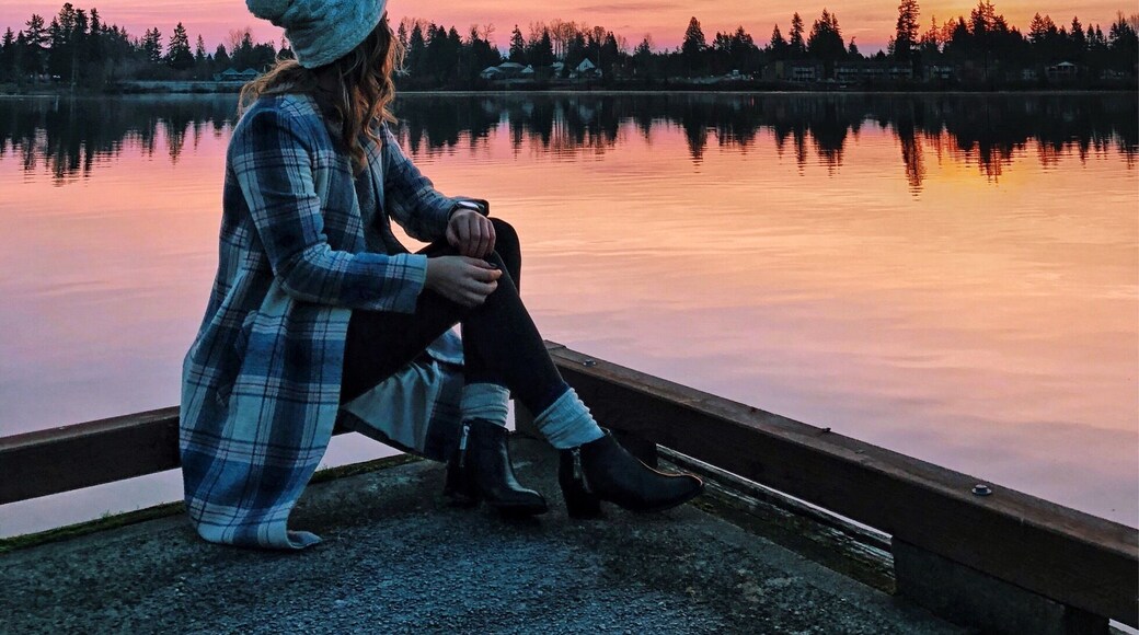 Every time I’m my way to North Cascades on Sunday mornings, I stop by Silver Lake to catch the sunrise. I’ve learned to time it so that I make it there for sunrise and it honestly never disappoints. It’s a beautiful park with plenty of activities especially when it’s warmer out. I highly recommend stopping by when you’re in the area!
