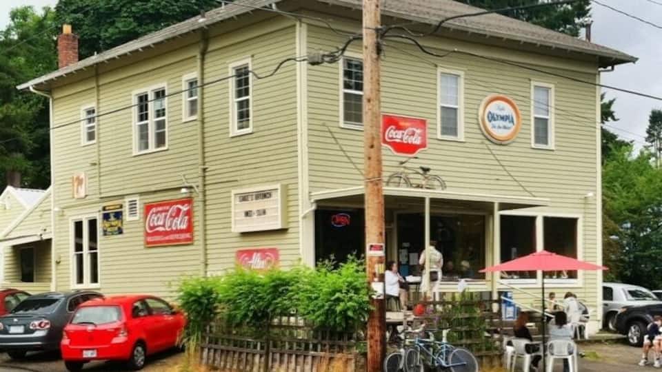 Best breakfast in town. Expect a wait, but it's worth it.