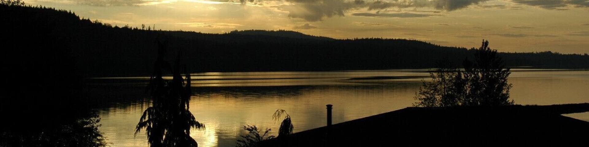 The drive from Seattle to Port Angeles was amazing this time around, as the sun and clouds cooperated to help me get this shot.