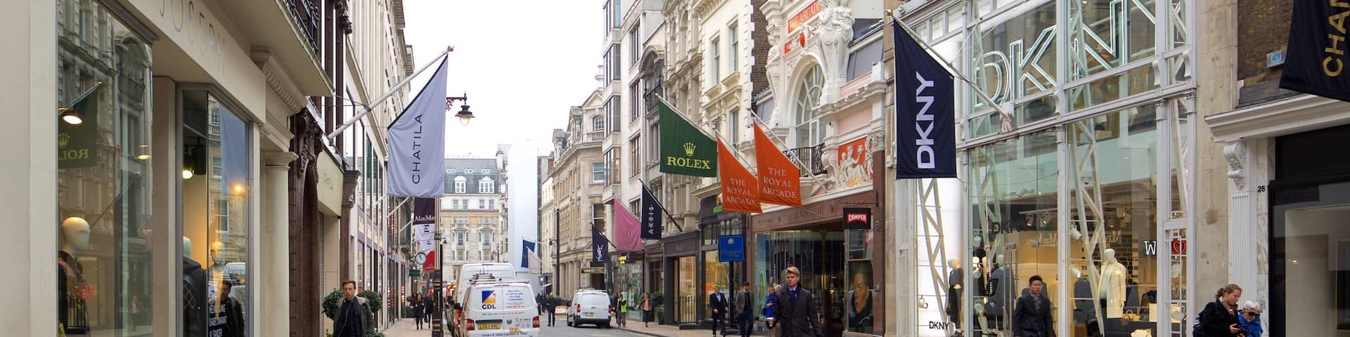 Mayfair som viser gadeliv, historiske bygningsværker og shopping